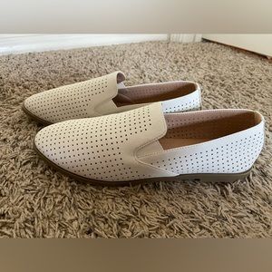 Journee Collection Lucie Women's Flats
by Journee Collection